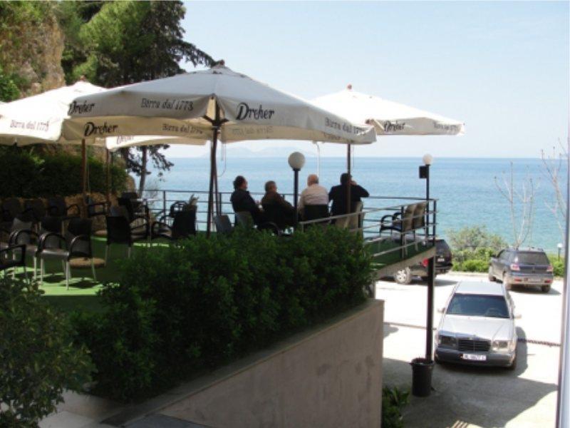 Ambasador Hotel Vlore Luaran gambar
