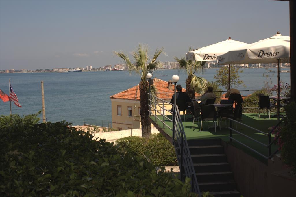 Ambasador Hotel Vlore Luaran gambar