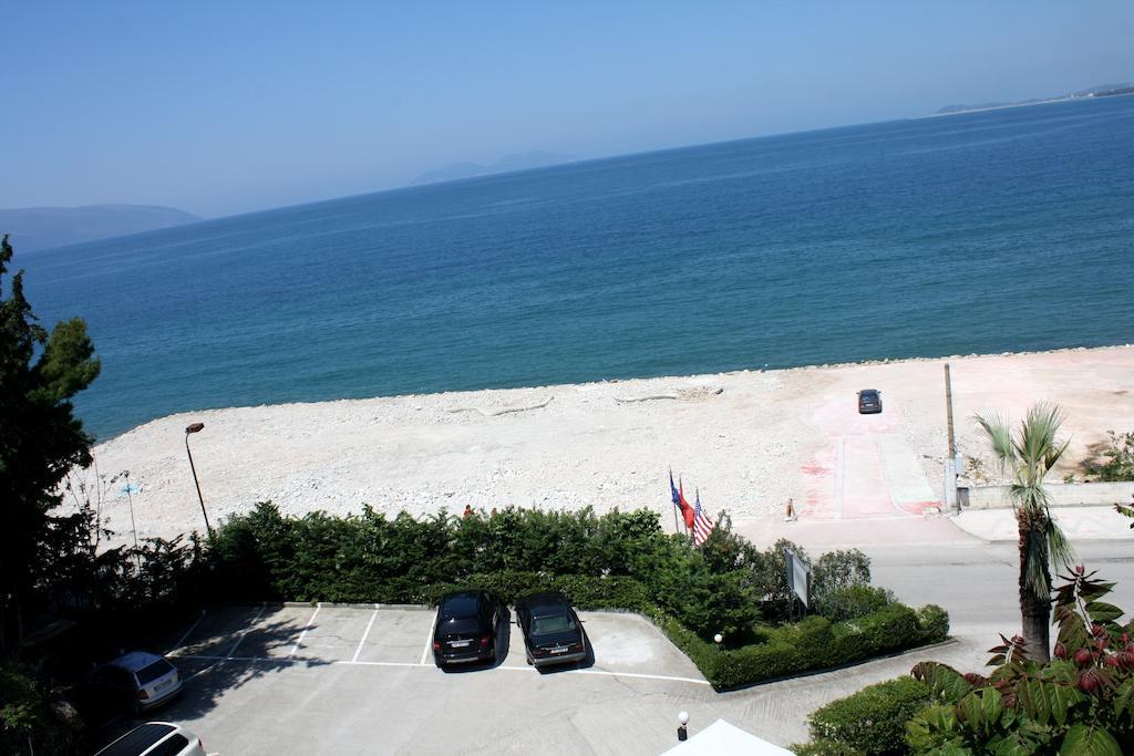 Ambasador Hotel Vlore Luaran gambar