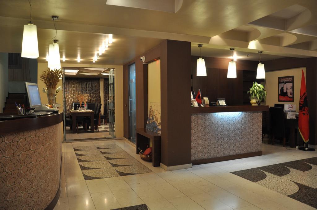 Ambasador Hotel Vlore Luaran gambar