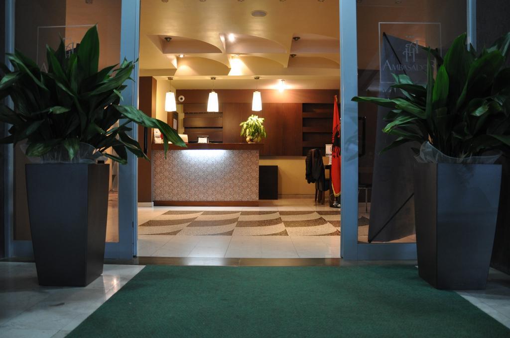 Ambasador Hotel Vlore Luaran gambar