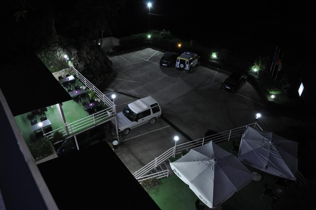 Ambasador Hotel Vlore Luaran gambar