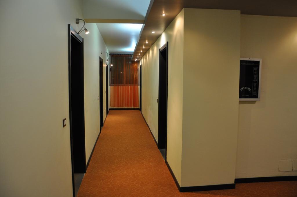 Ambasador Hotel Vlore Luaran gambar