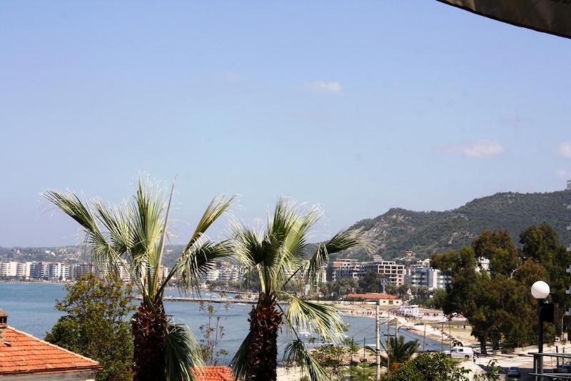 Ambasador Hotel Vlore Luaran gambar