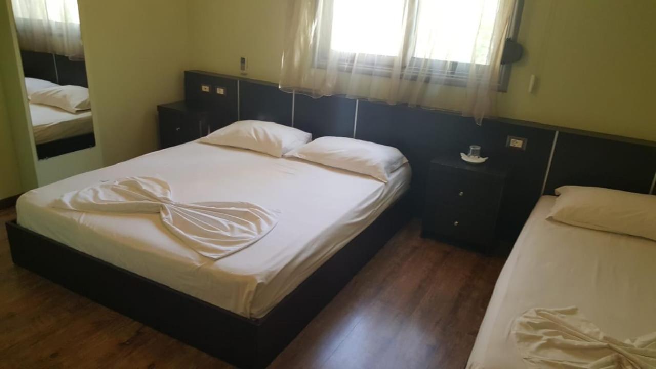 Ambasador Hotel Vlore Bilik gambar